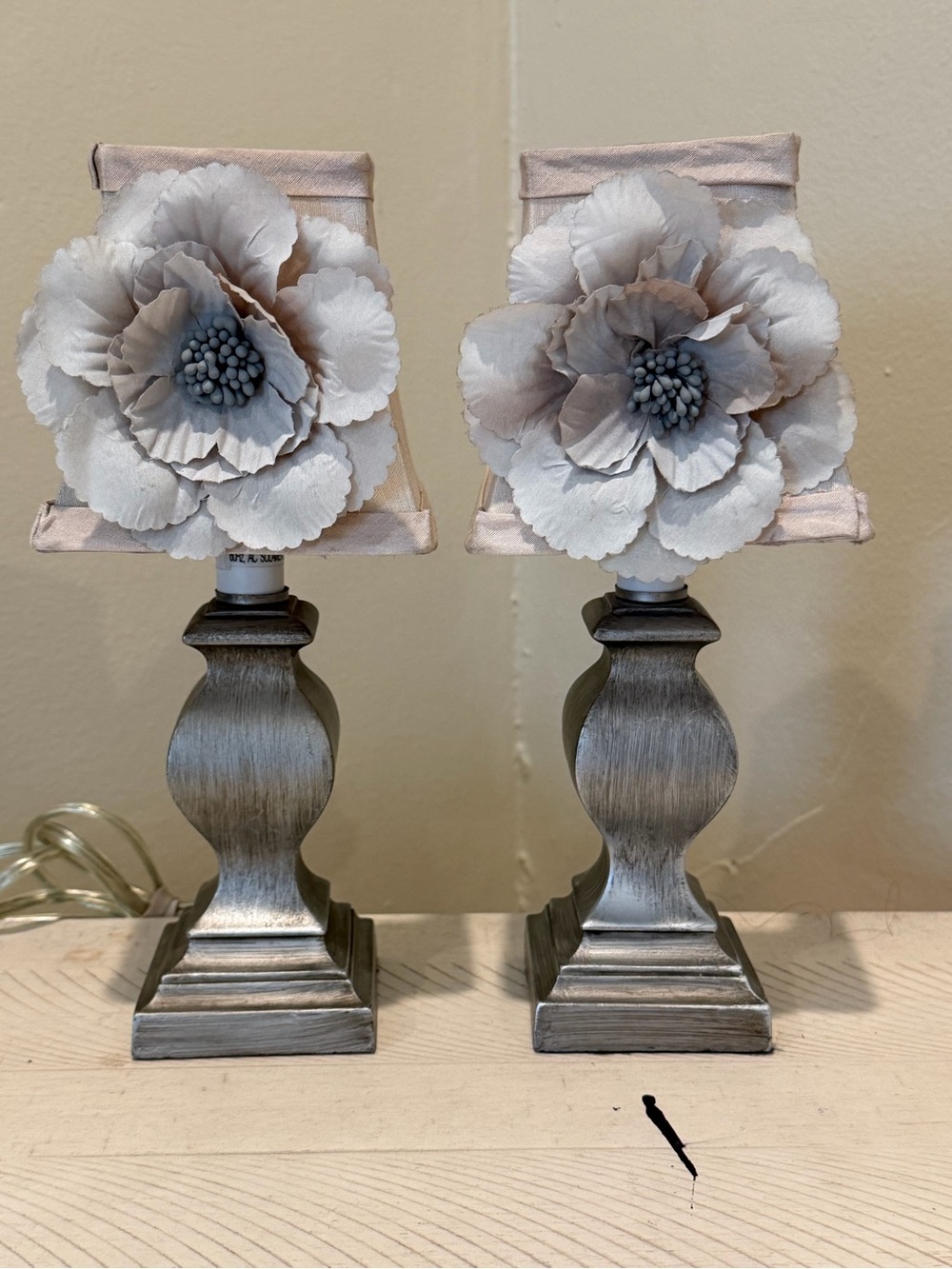 Floral Accent Table Lamp Pair in Pewter - Elegant Home Accent